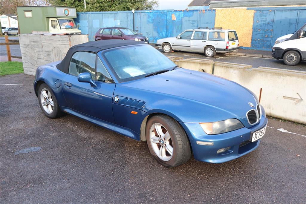 BMW Z3, registered Oct 2000, 187,950 miles, MOT expired 18.11.2020. To be sold without reserve, NO BUYERS PREMIUM